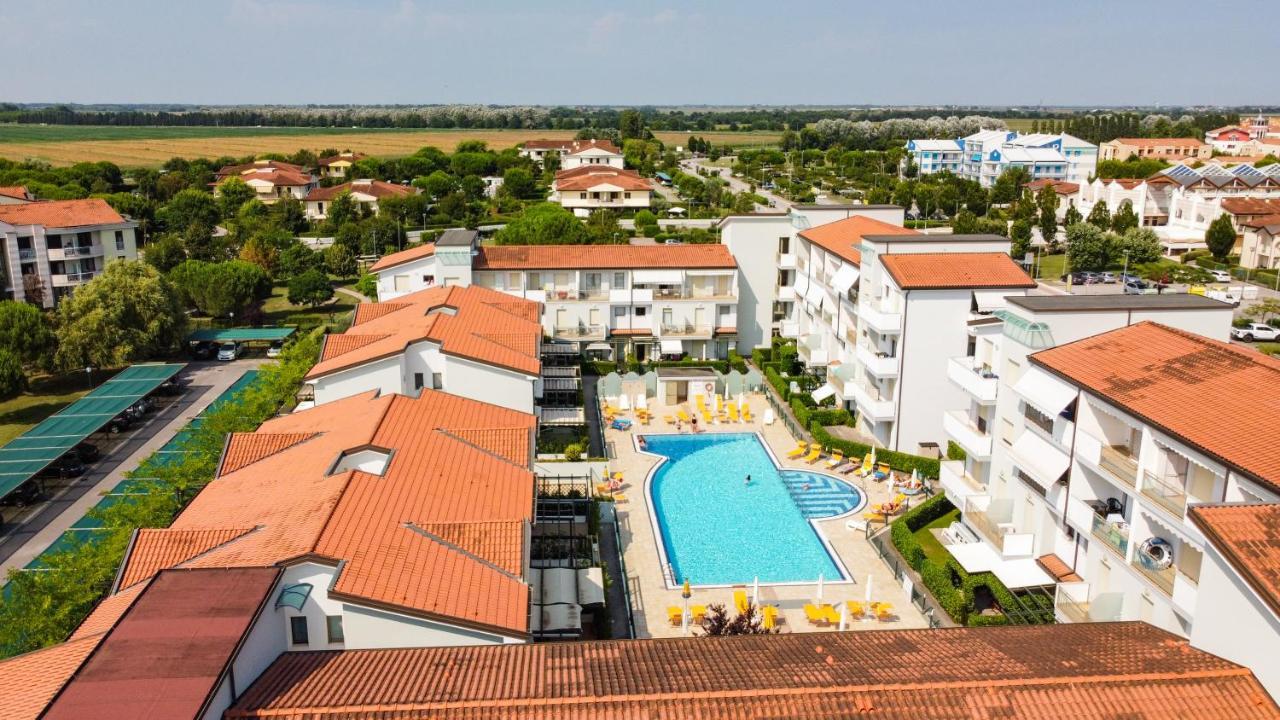 Altanea Residences Con Piscina Caorle Exteriör bild