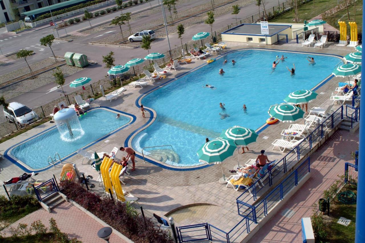 Altanea Residences Con Piscina Caorle Exteriör bild