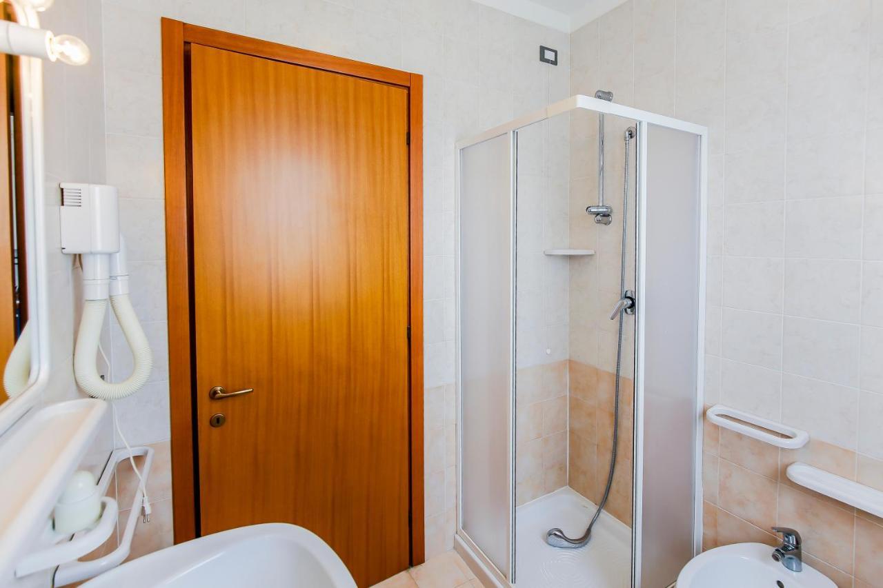 Altanea Residences Con Piscina Caorle Exteriör bild