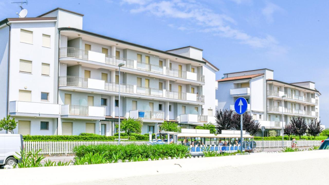 Altanea Residences Con Piscina Caorle Exteriör bild