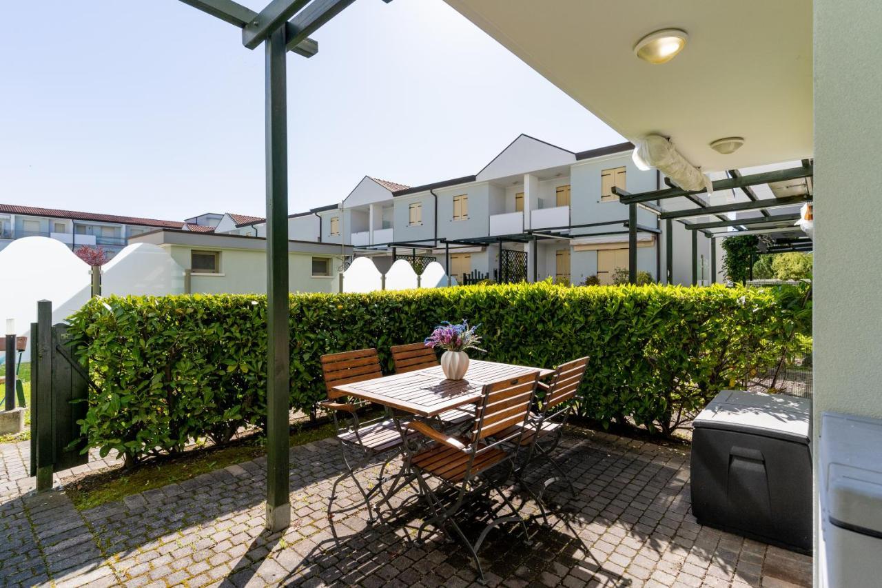 Altanea Residences Con Piscina Caorle Exteriör bild