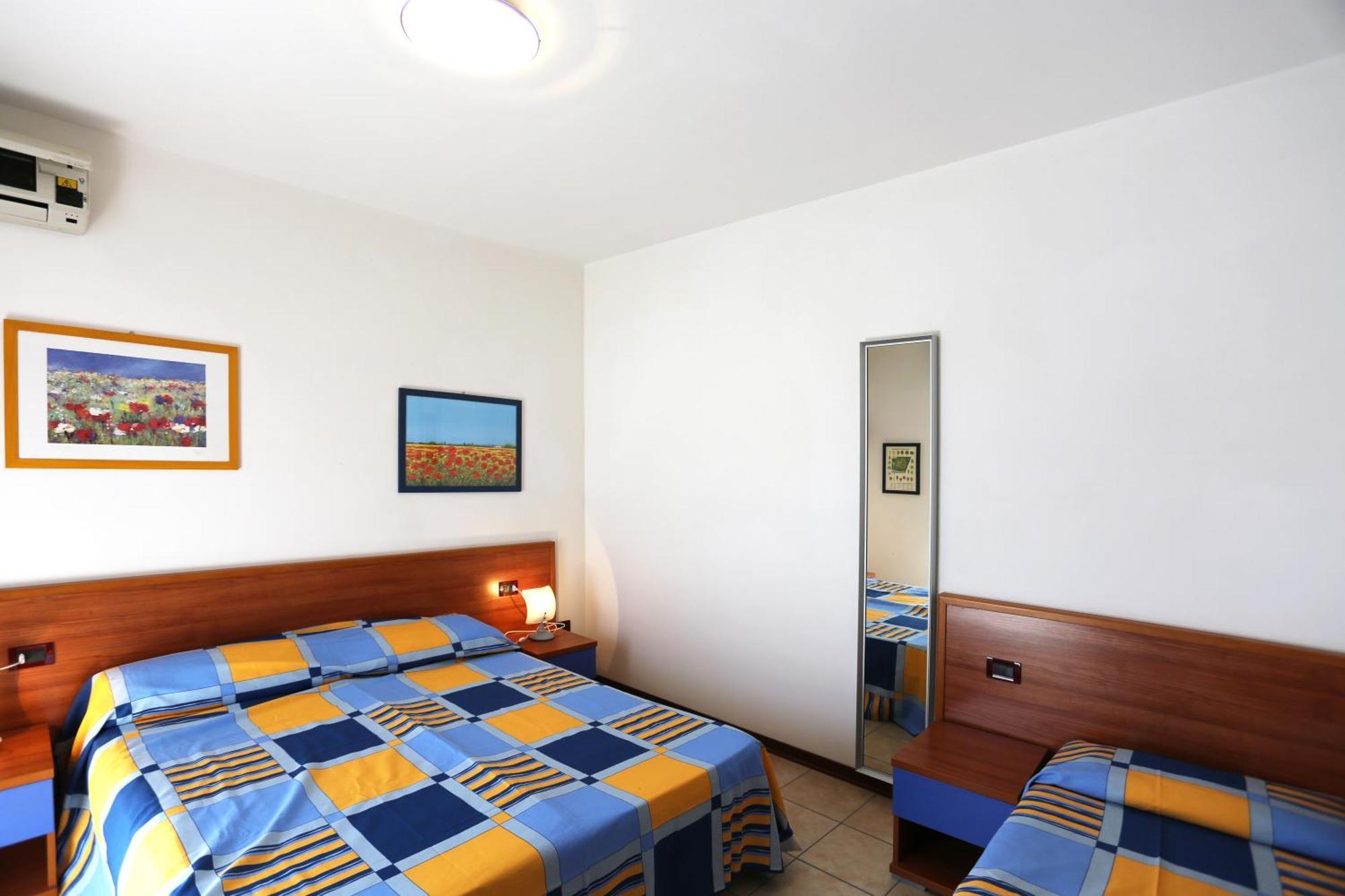 Altanea Residences Con Piscina Caorle Exteriör bild